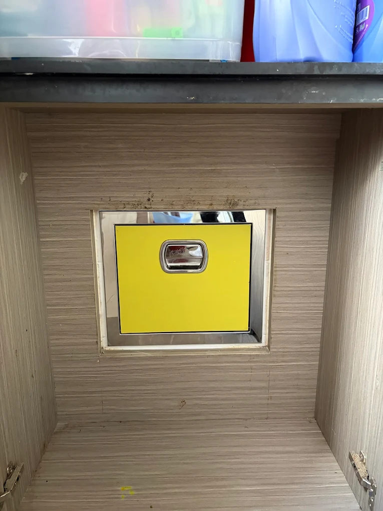Rubbish chute hopper door, blue panel